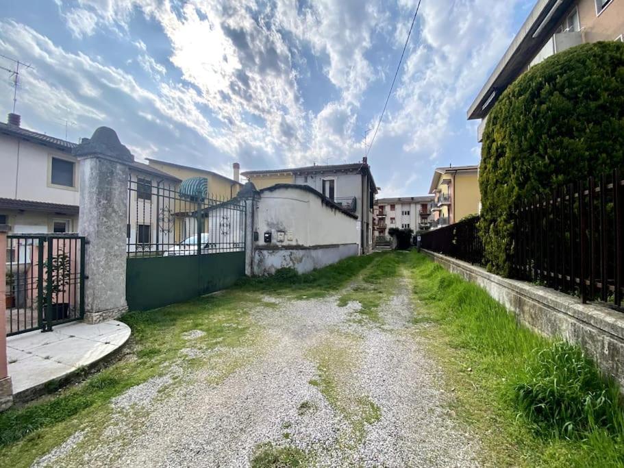 Apartamento Zona Fiera A 10 Minuti Dal Centro Con Parcheggio Verona Exterior foto
