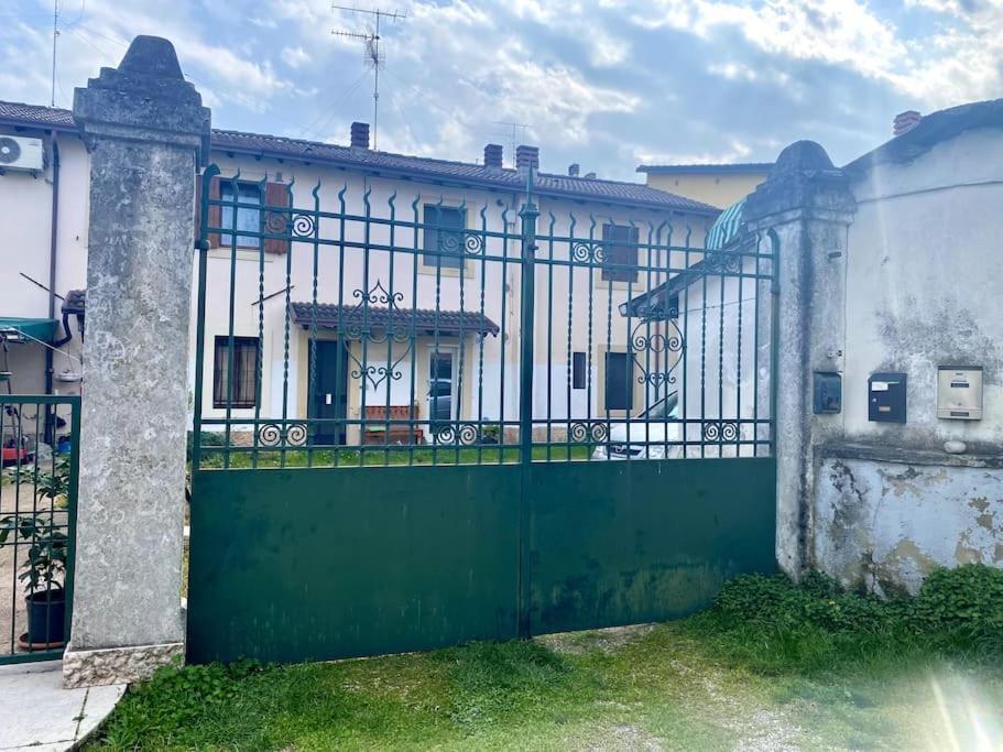 Apartamento Zona Fiera A 10 Minuti Dal Centro Con Parcheggio Verona Exterior foto